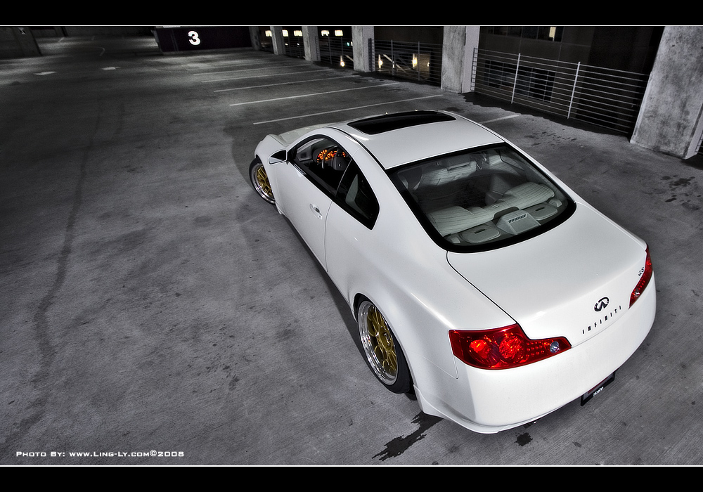 2004 Infiniti G35 photo