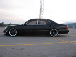 2000 Lexus LS 400