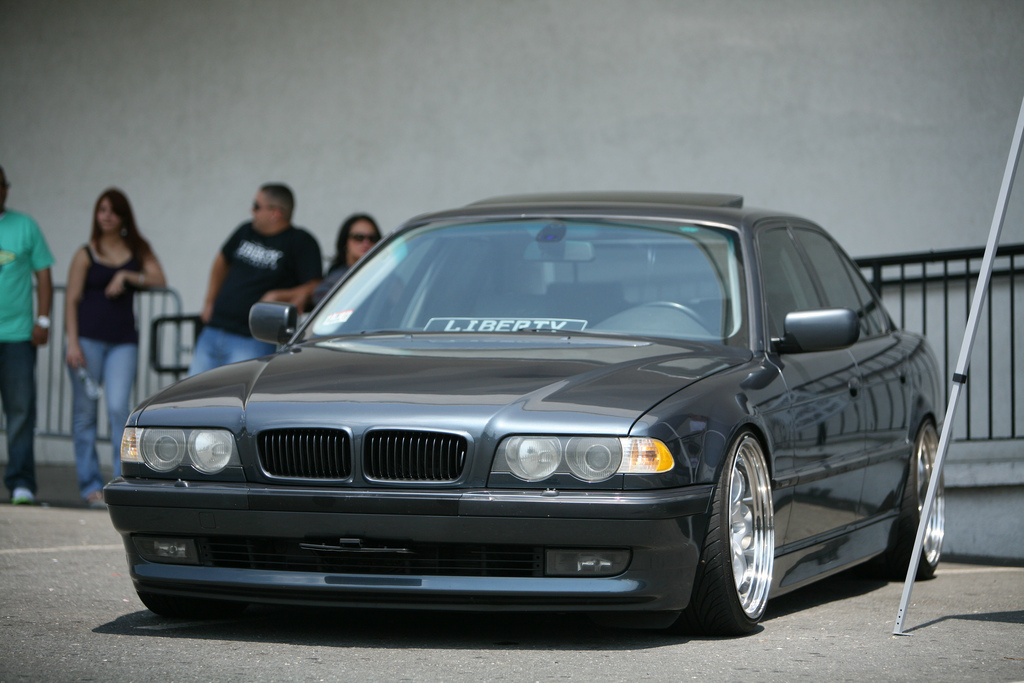 2001 BMW 740 photo