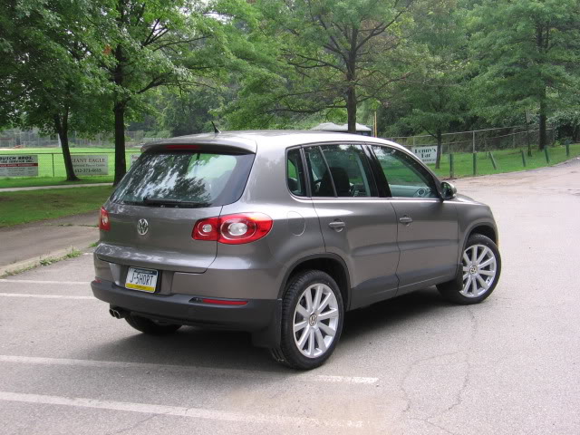 2009 Volkswagen Tiguan photo