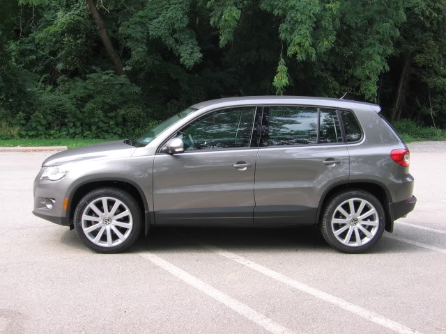 2009 Volkswagen Tiguan photo