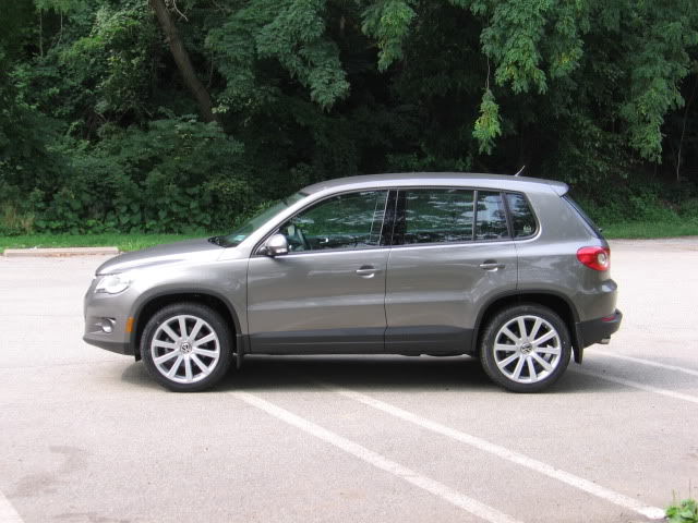 2009 Volkswagen Tiguan photo