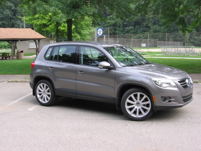 2009 Volkswagen Tiguan photo