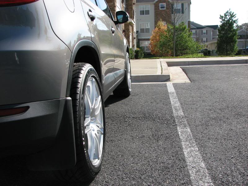 2009 Volkswagen Tiguan photo