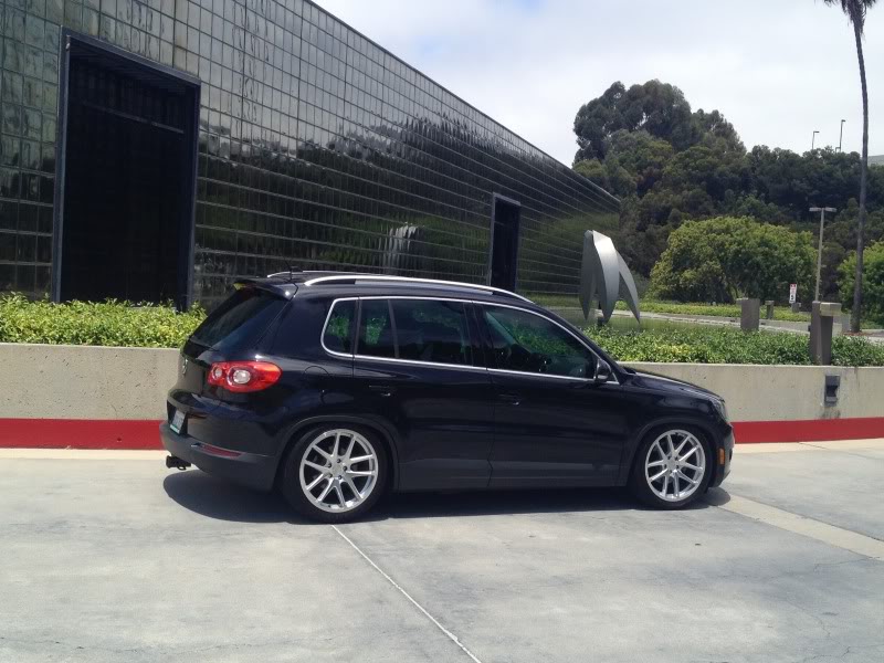 2009 Volkswagen Tiguan photo