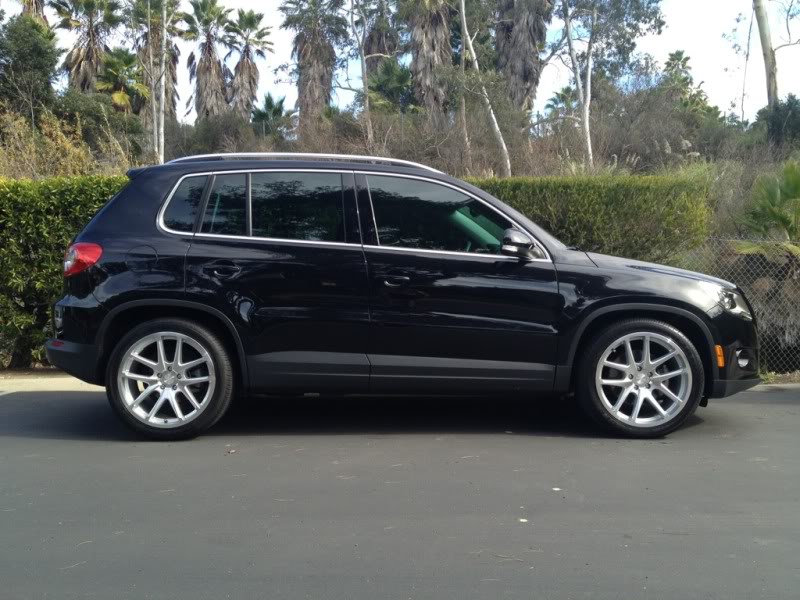 2009 Volkswagen Tiguan photo