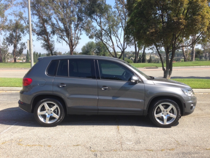 2009 Volkswagen Tiguan photo