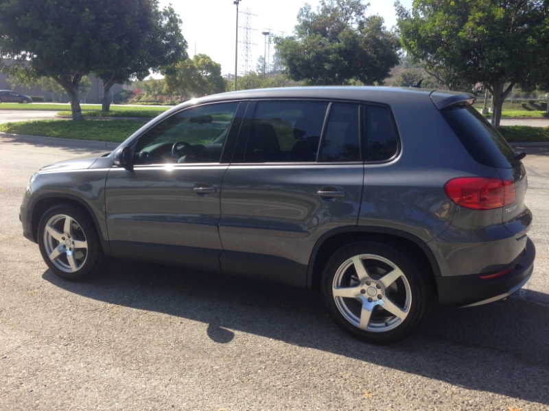 2009 Volkswagen Tiguan photo