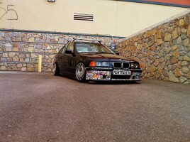 1996 BMW  318