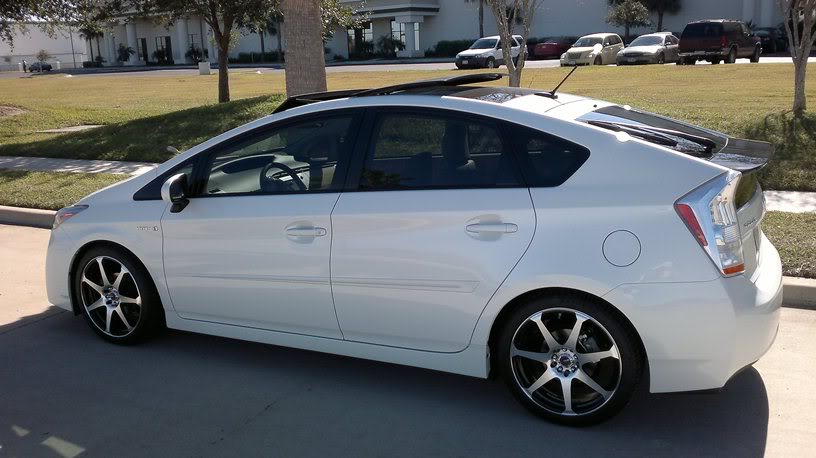 2011 Toyota Prius photo