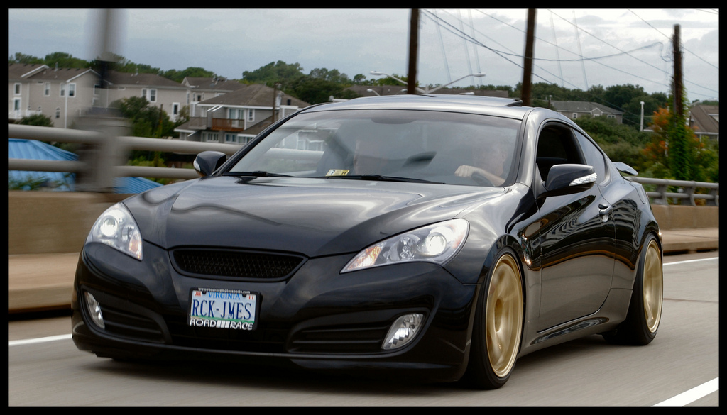 2010 Hyundai Genesis Coupe photo