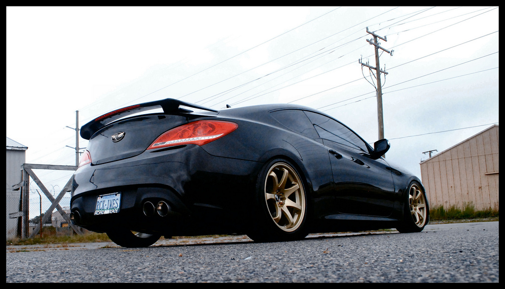 2010 Hyundai Genesis Coupe photo