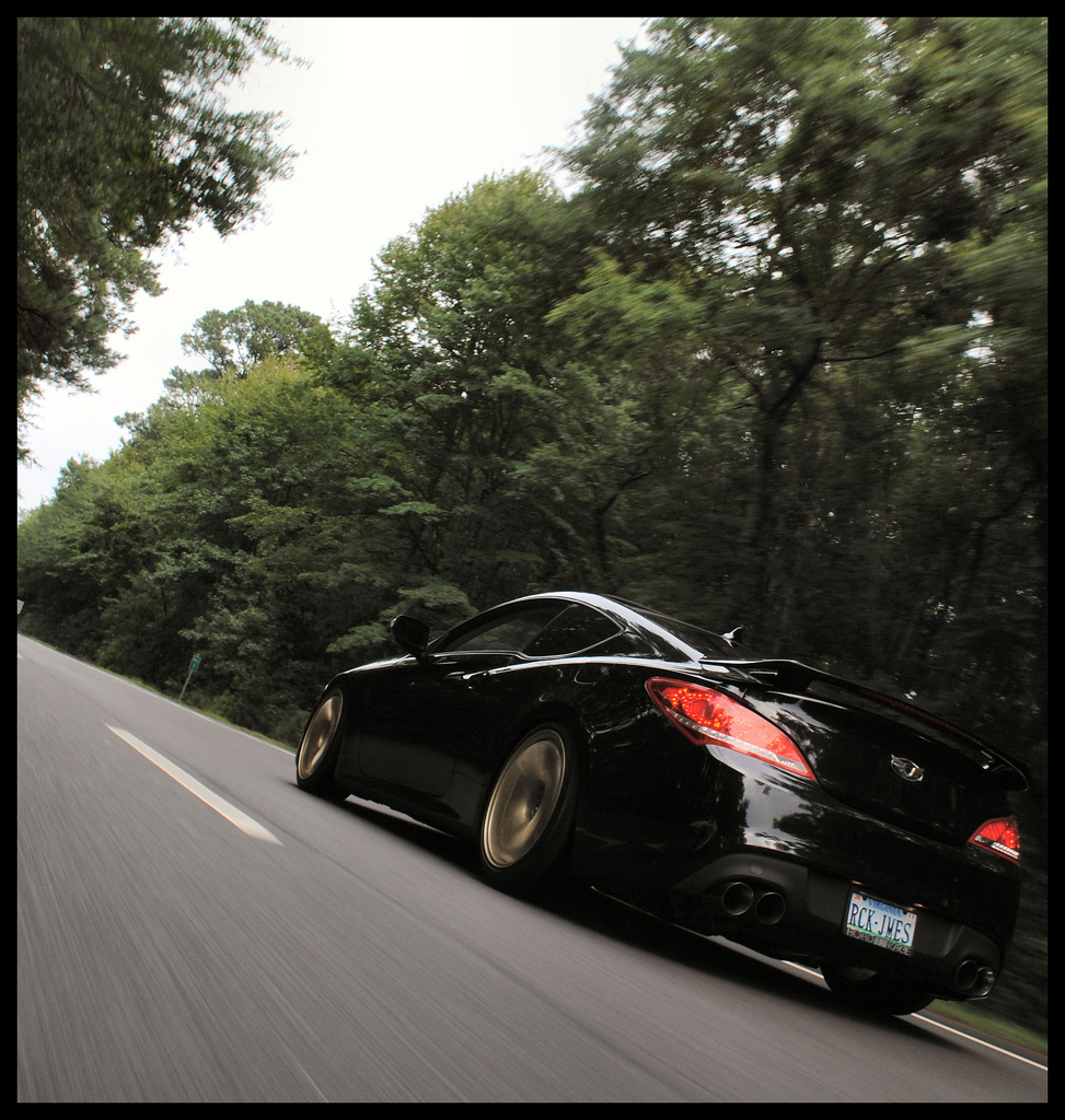 2010 Hyundai Genesis Coupe photo