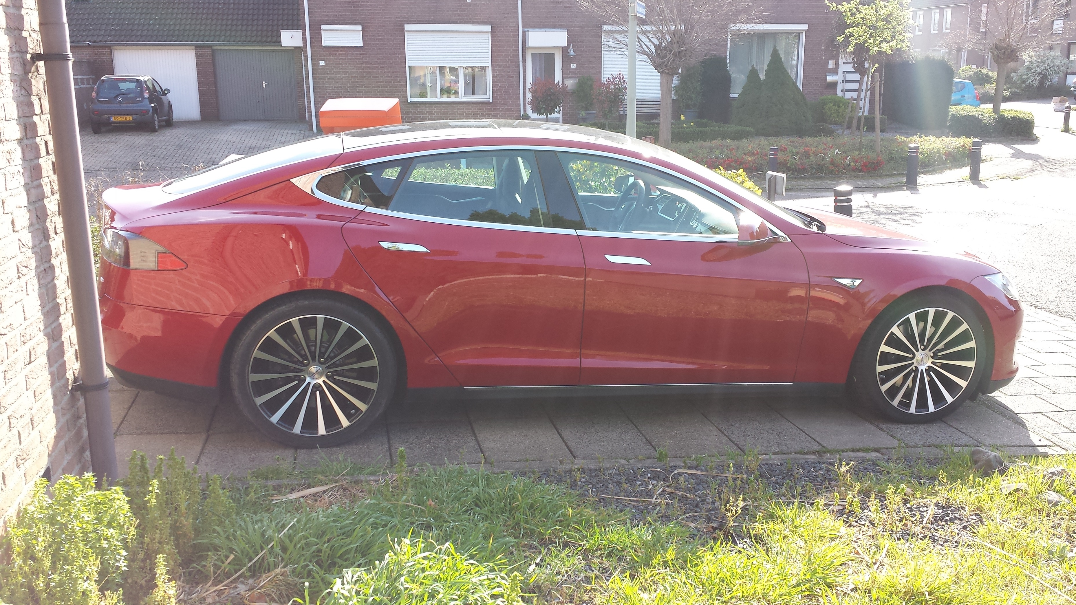 2014 Tesla Model S photo