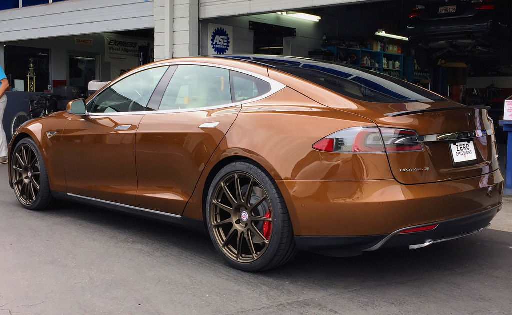 2013 Tesla Model S photo