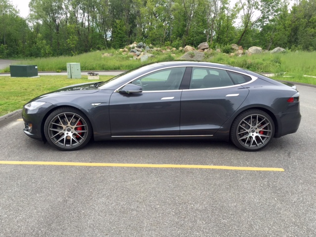 2014 Tesla Model S photo