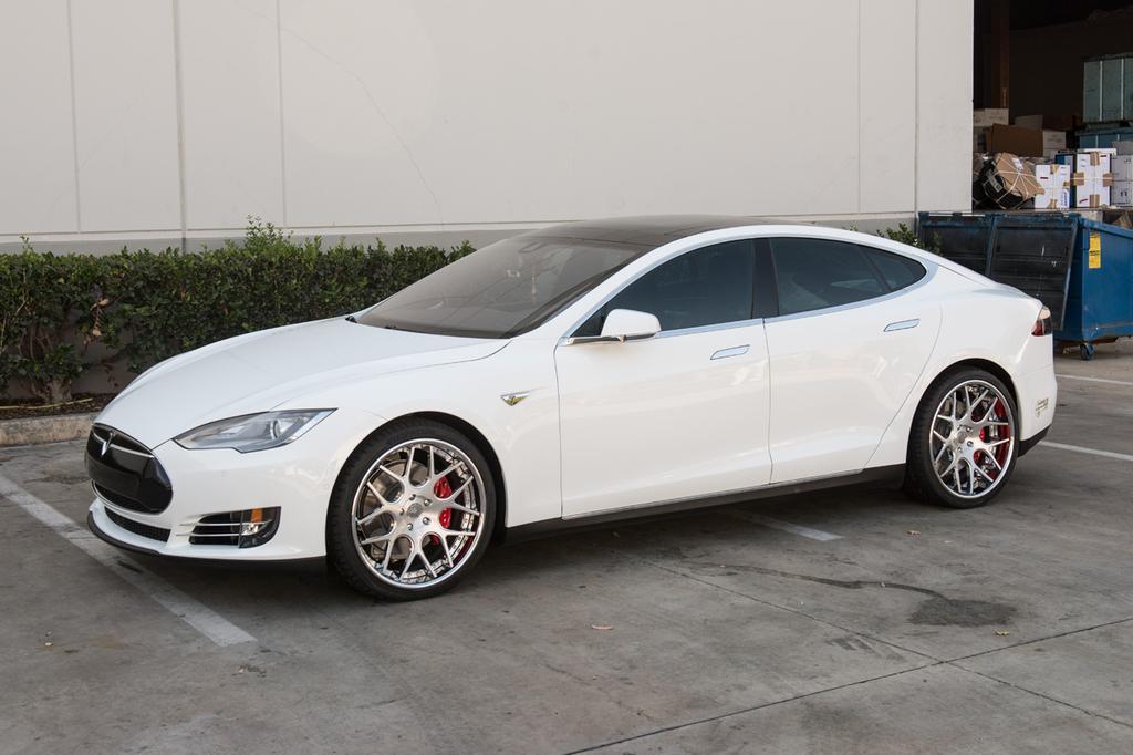 2014 Tesla Model S photo