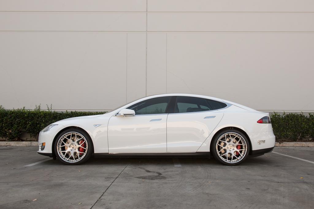 2014 Tesla Model S photo