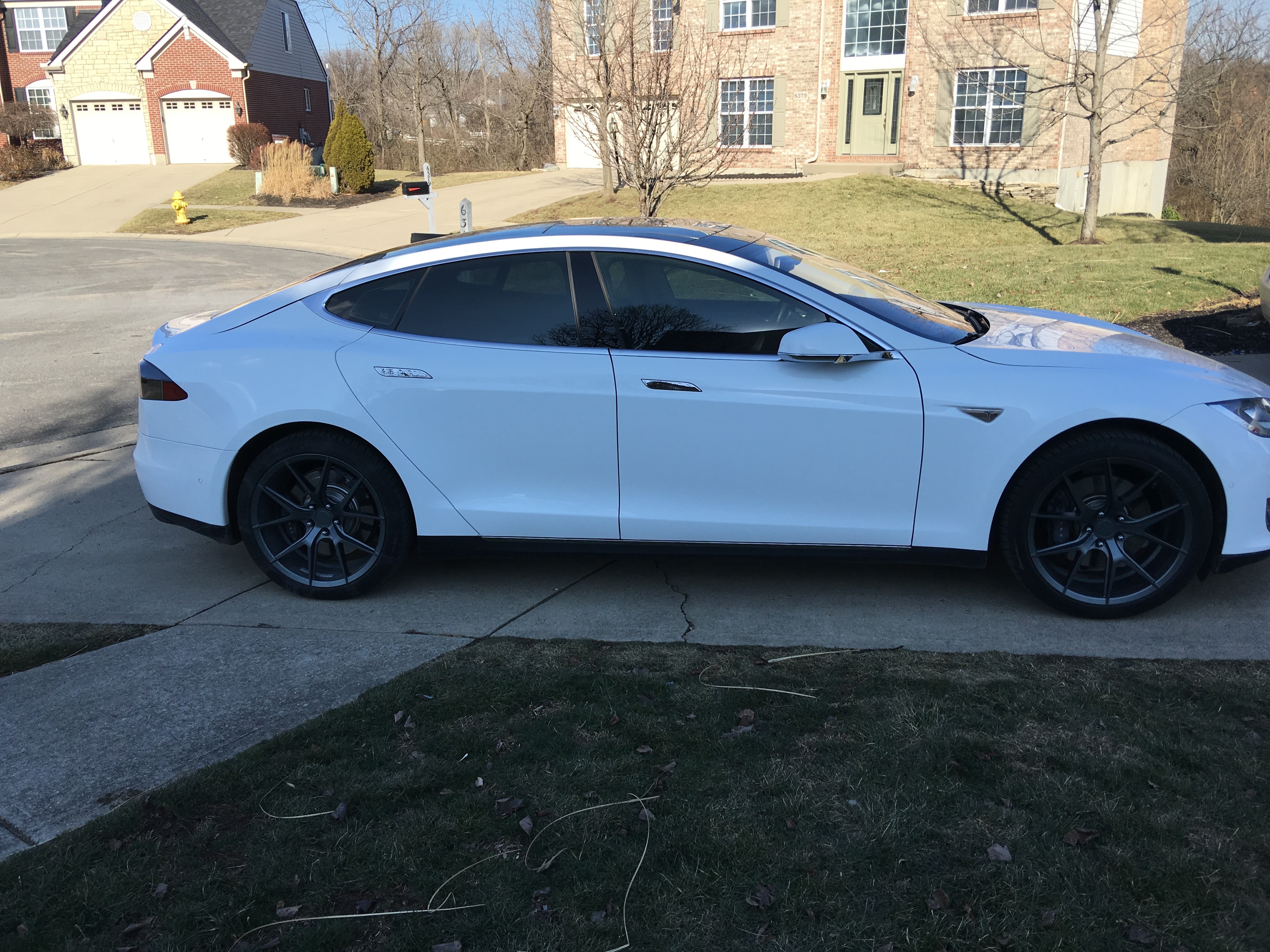 2015 Tesla Model S photo