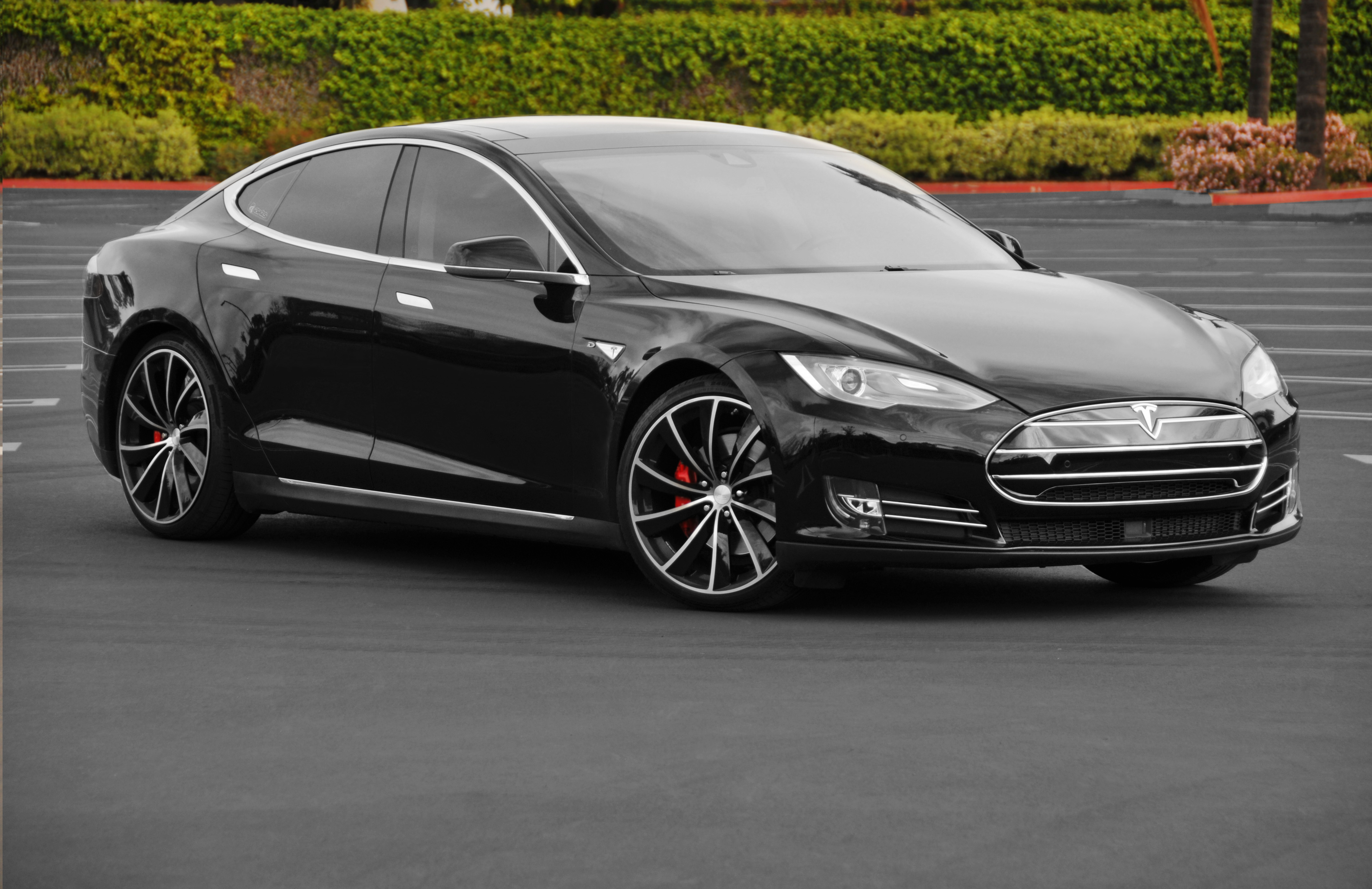 2015 Tesla Model S photo