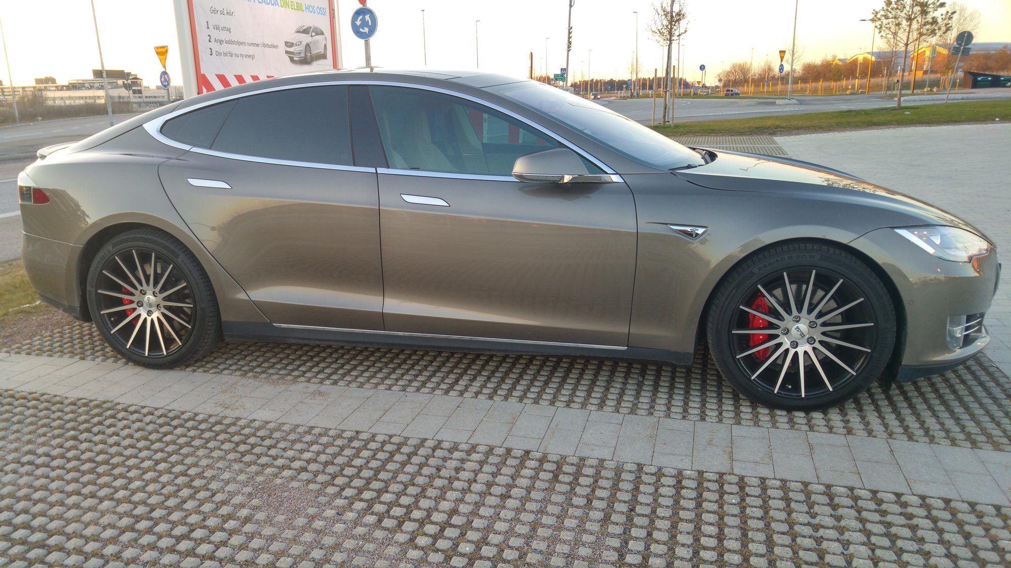 2015 Tesla Model S photo