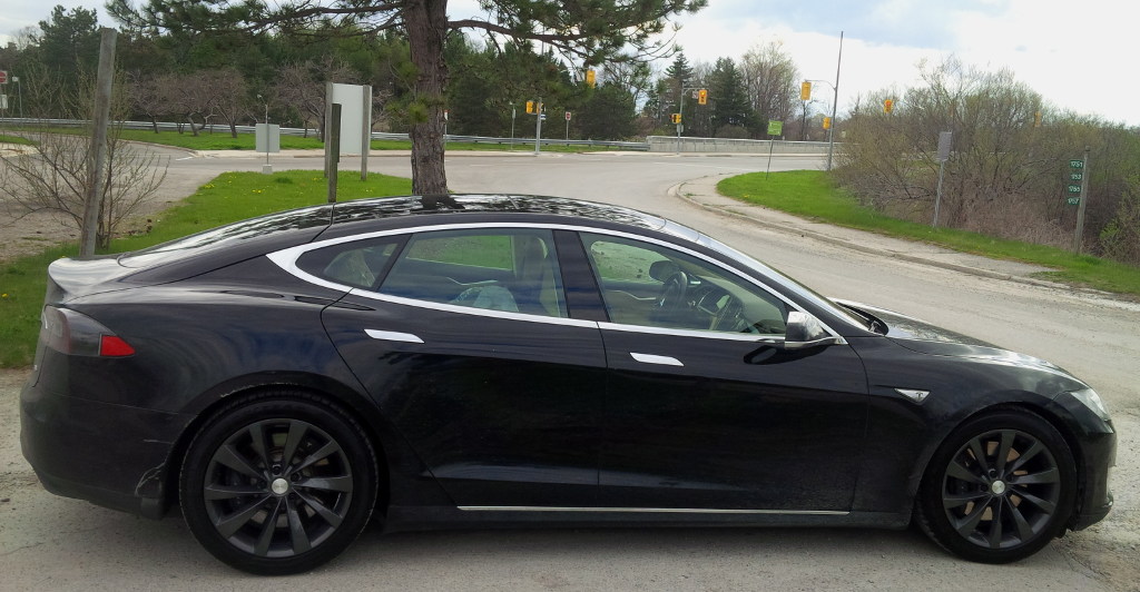 2015 Tesla Model S photo
