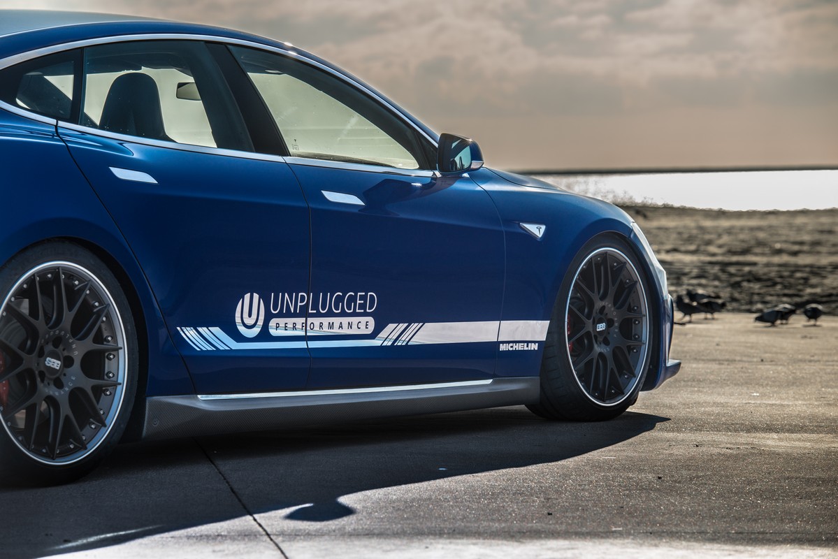 2015 Tesla Model S photo