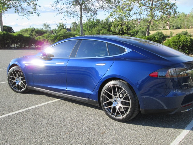 2015 Tesla Model S photo