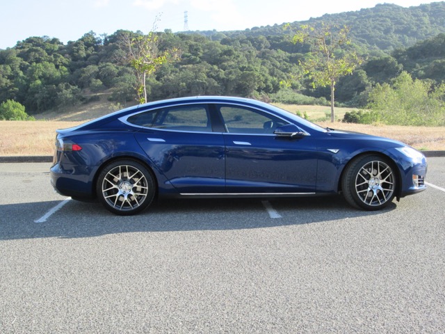 2015 Tesla Model S photo