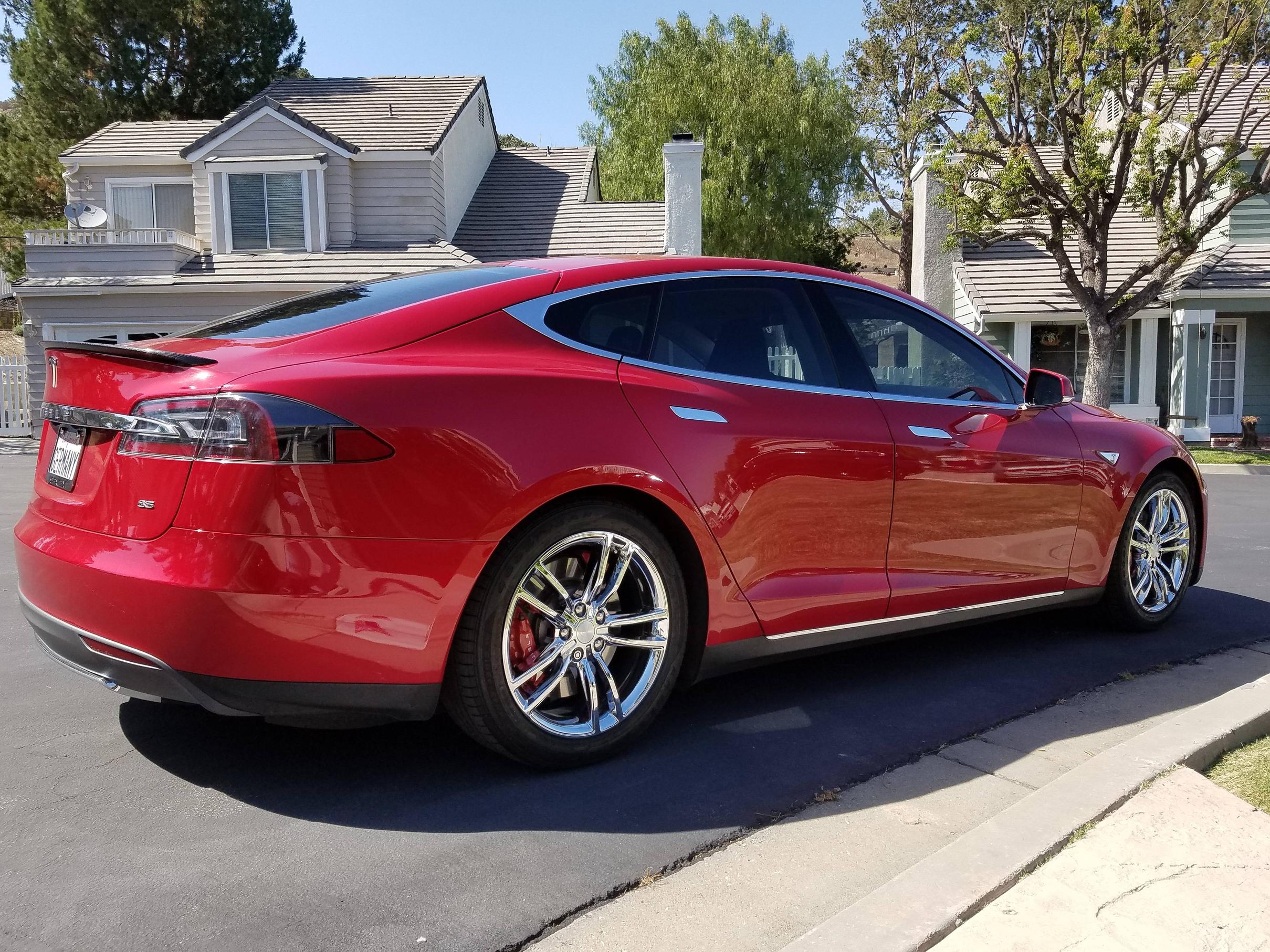 2015 Tesla Model S photo