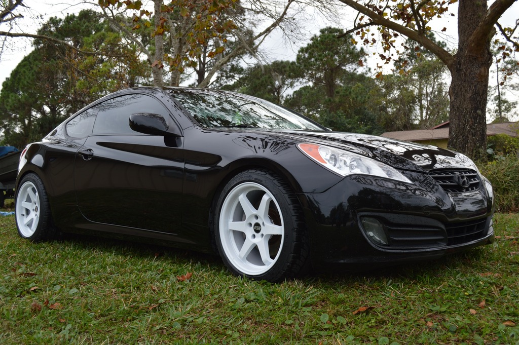 2010 Hyundai Genesis Coupe photo