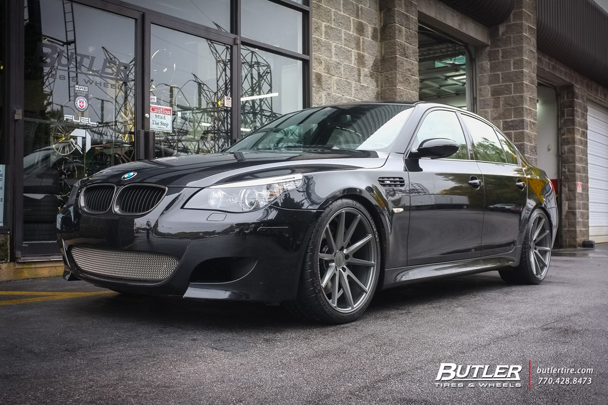2010 BMW M5 photo