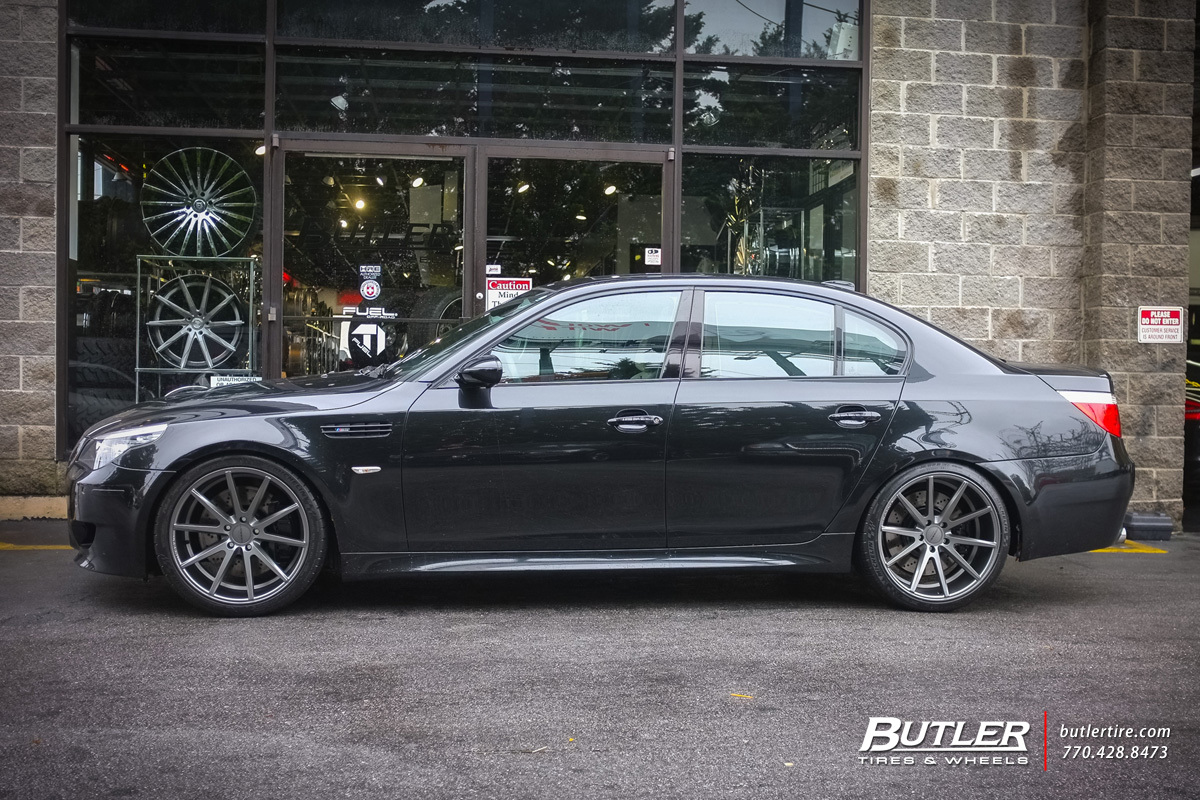 2010 BMW M5 photo