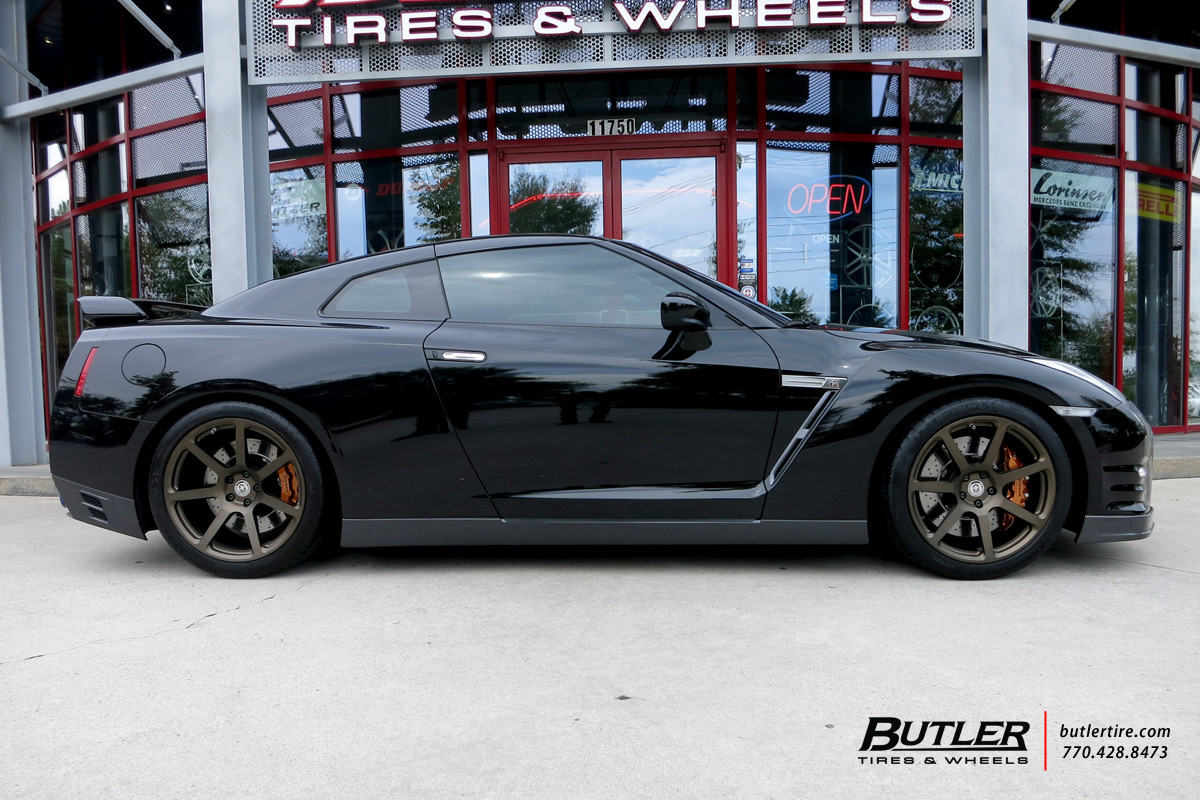 2014 Nissan GT-R photo