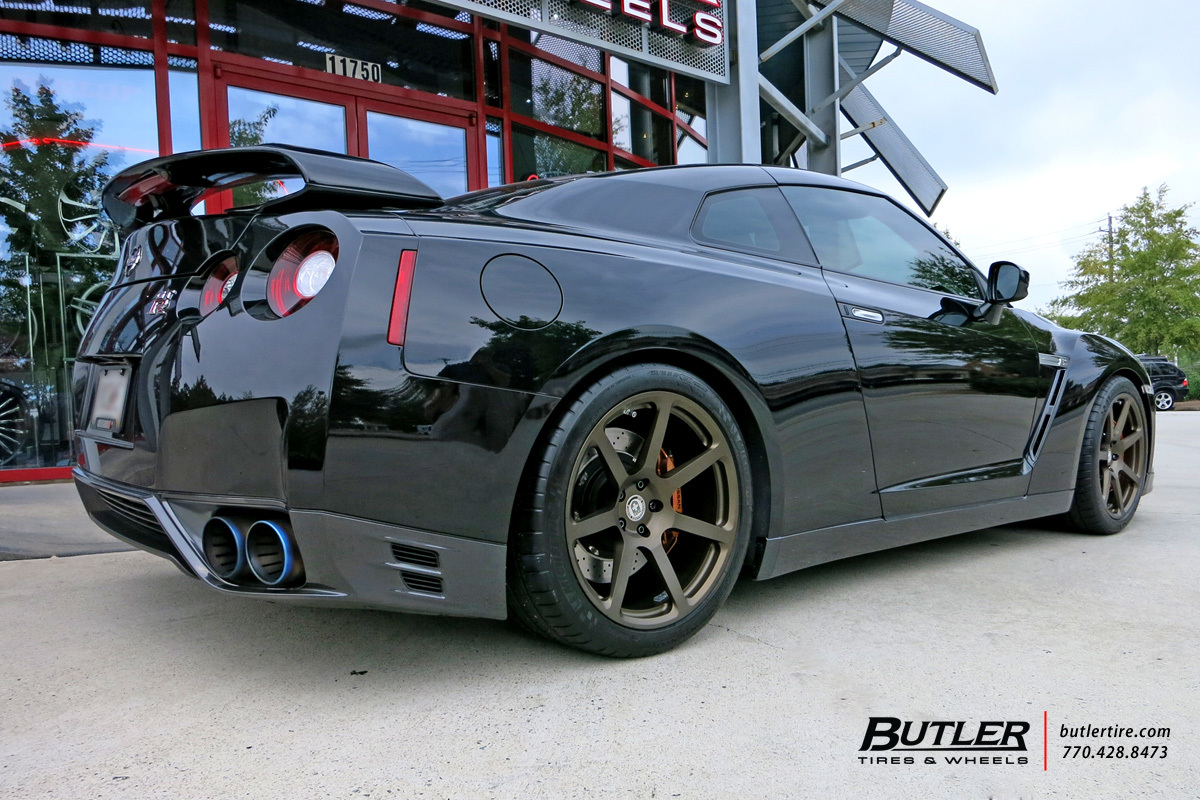 2014 Nissan GT-R photo