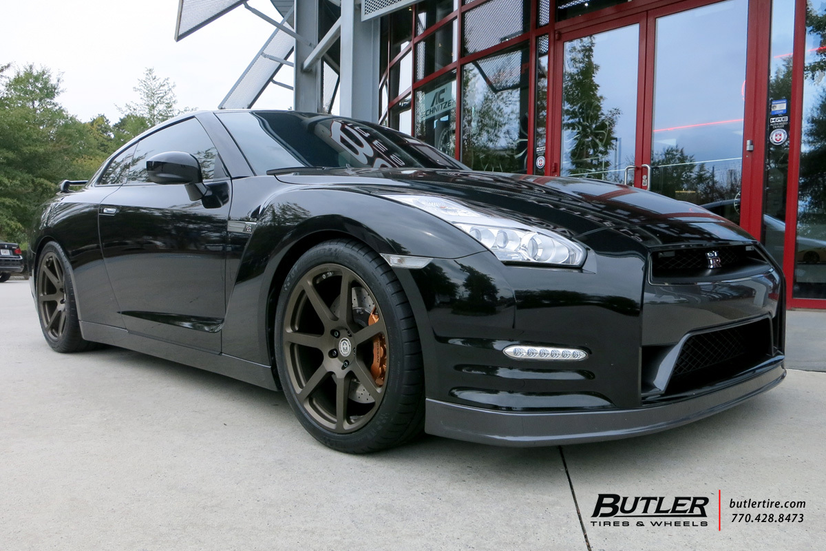 2014 Nissan GT-R photo