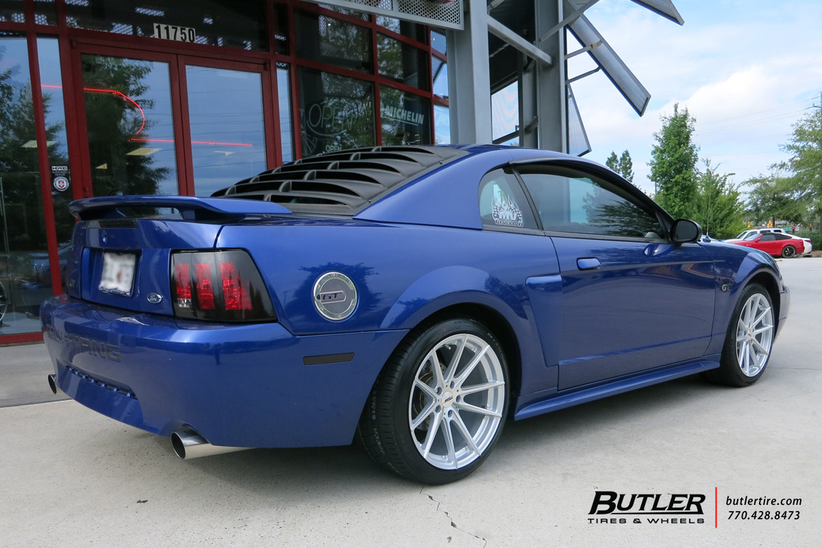 2002 Ford Mustang photo
