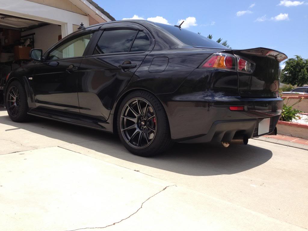 2011 Mitsubishi Lancer Evolution photo