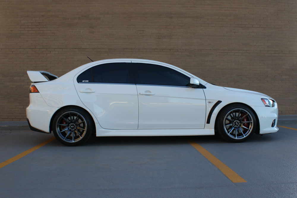 2012 Mitsubishi Lancer Evolution photo