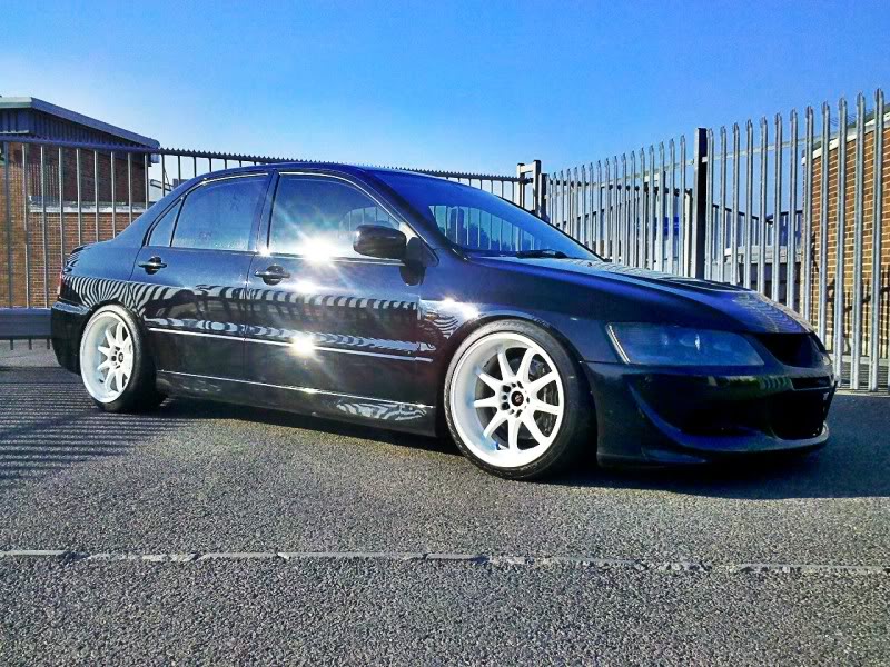 2005 Mitsubishi Lancer Evolution photo
