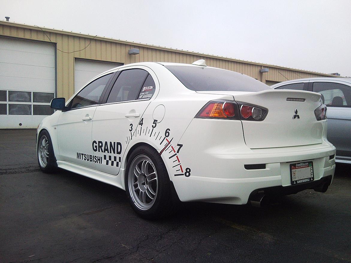 2011 Mitsubishi Lancer Evolution photo