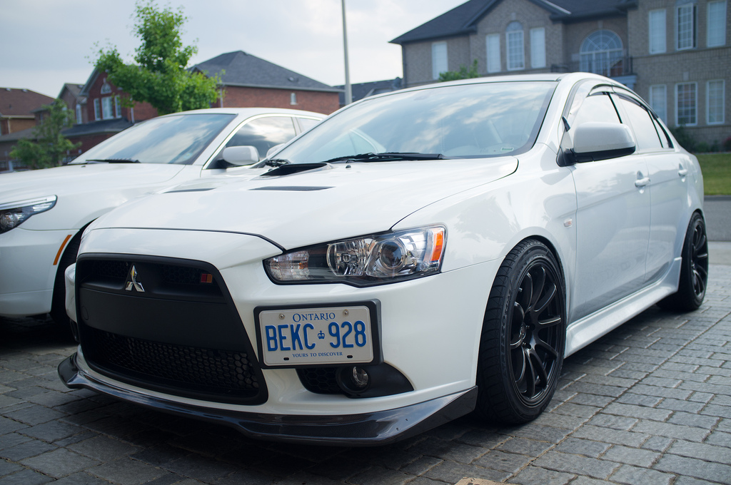 2010 Mitsubishi Lancer Evolution photo
