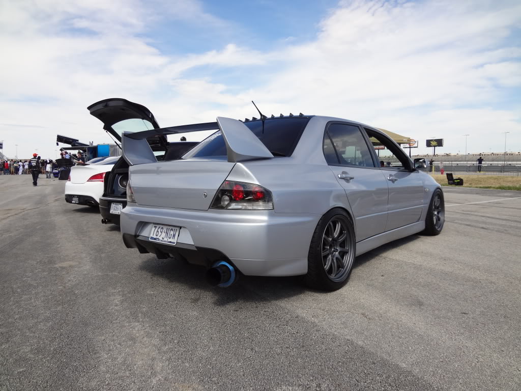 2005 Mitsubishi Lancer Evolution photo