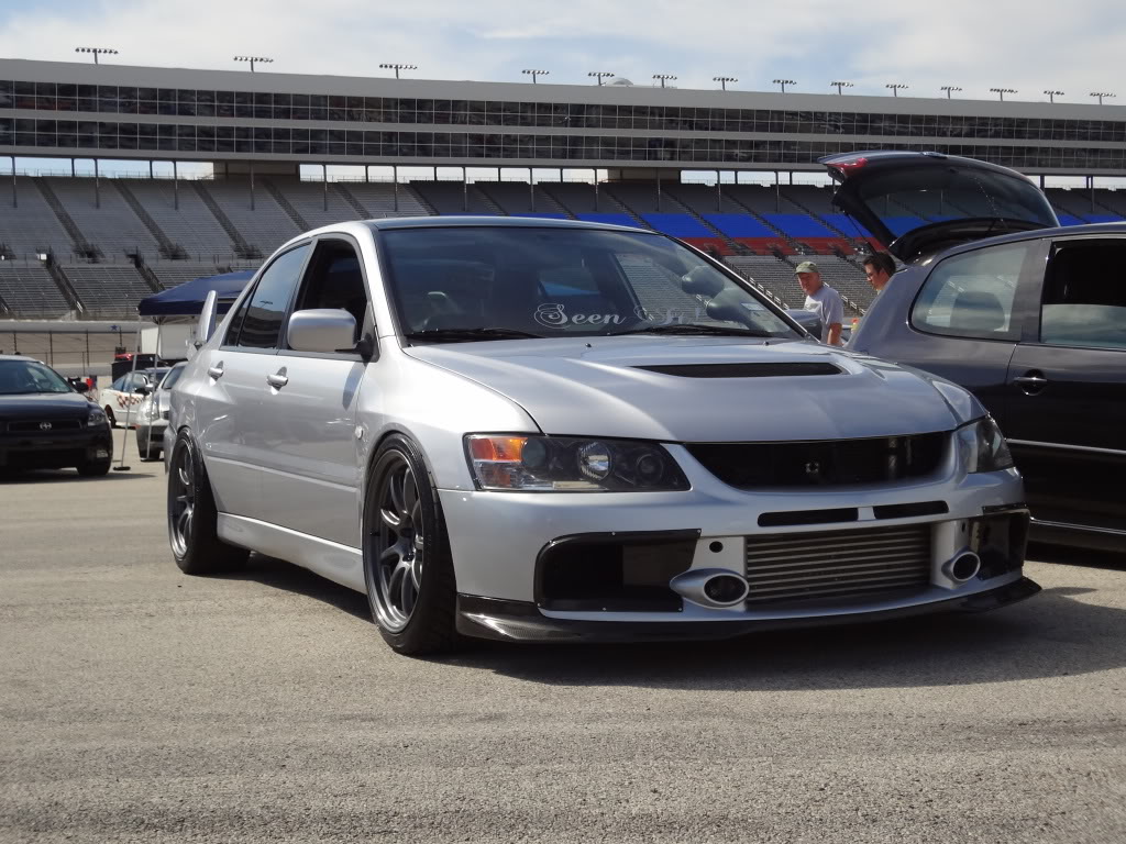 2005 Mitsubishi Lancer Evolution photo