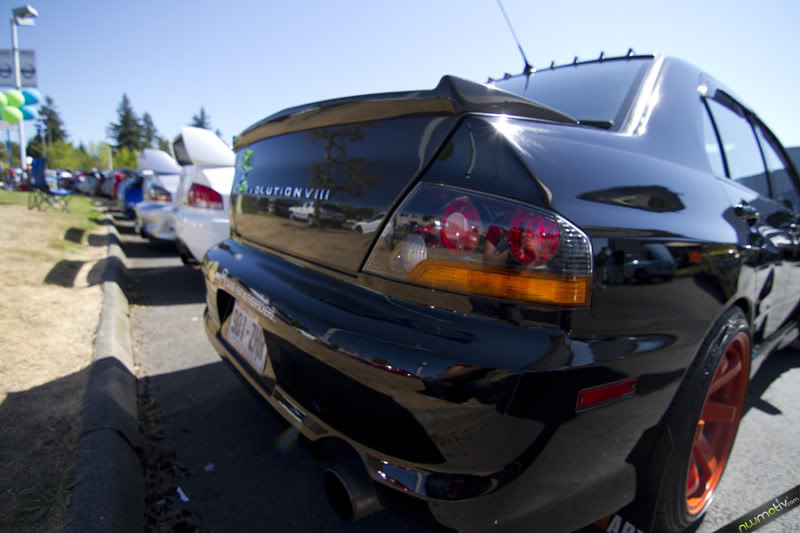 2005 Mitsubishi Lancer Evolution photo