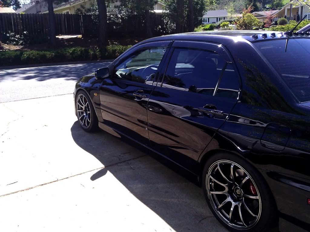 2004 Mitsubishi Lancer Evolution photo