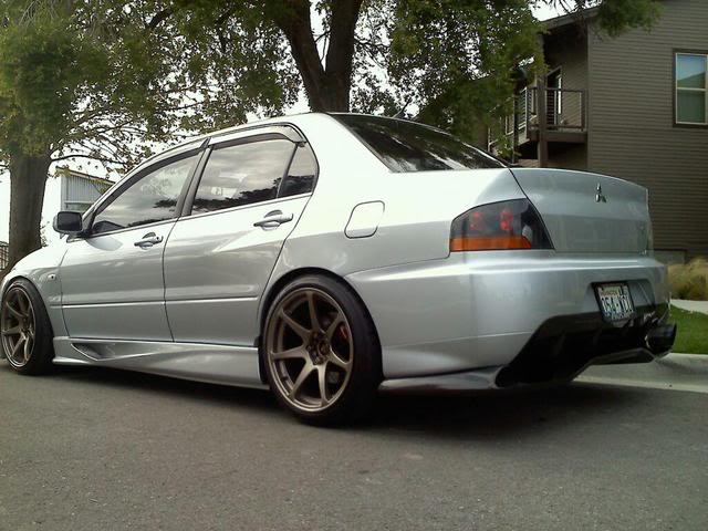 2005 Mitsubishi Lancer Evolution photo