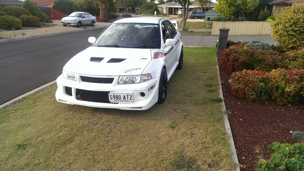 2004 Mitsubishi Lancer Evolution photo