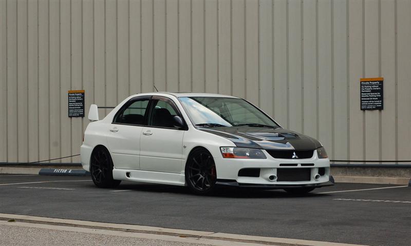 2004 Mitsubishi Lancer Evolution photo