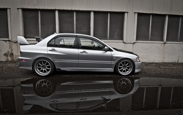 2005 Mitsubishi Lancer Evolution photo